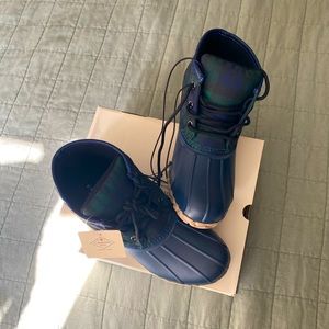 St John’s Bay boots for rain or snow. Size 8 for women